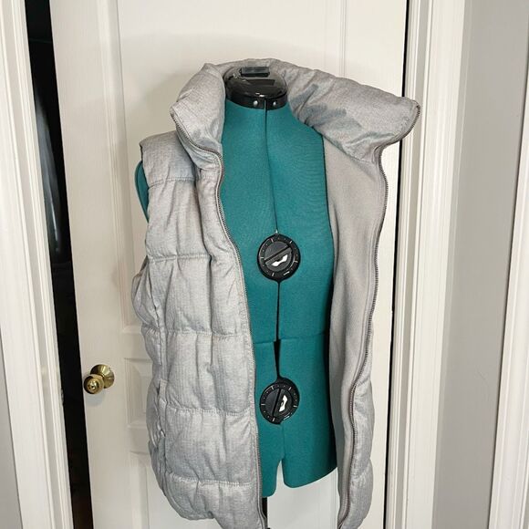 Old Navy Mock Neck Full Zip Quilted Puffer Fleece Lined Pocket Sleeveless Vest - Picture 3 of 11
